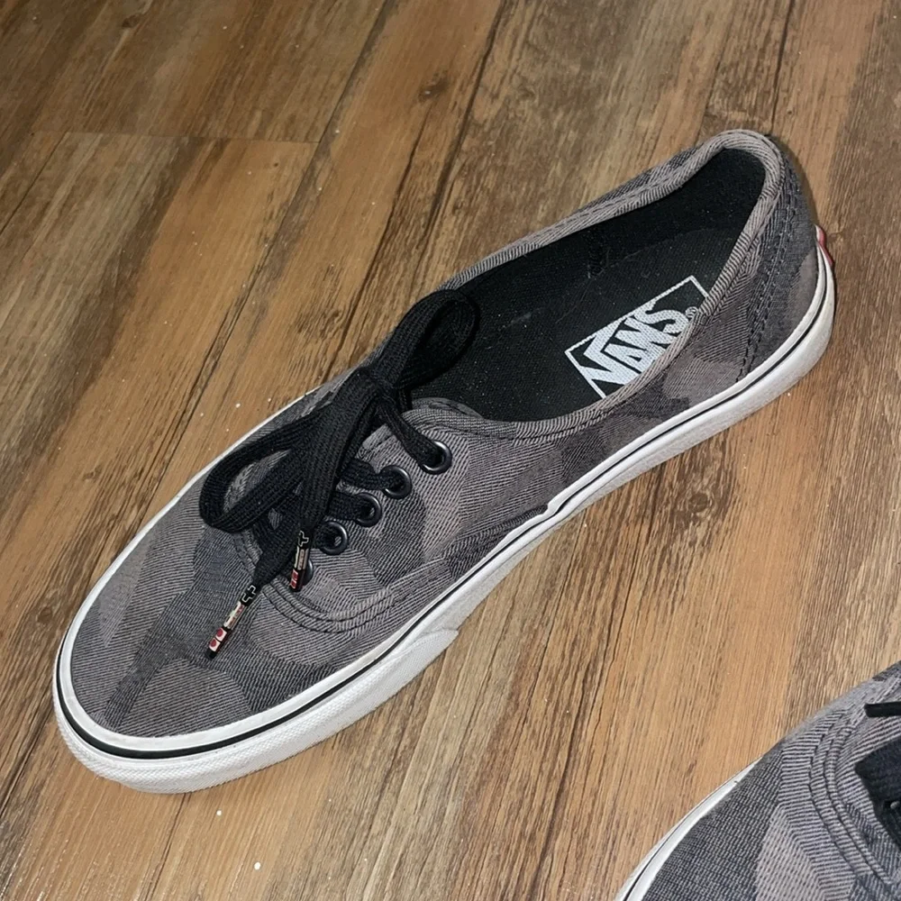 Vans | Limited Edition Authentic Sneaker (camo)